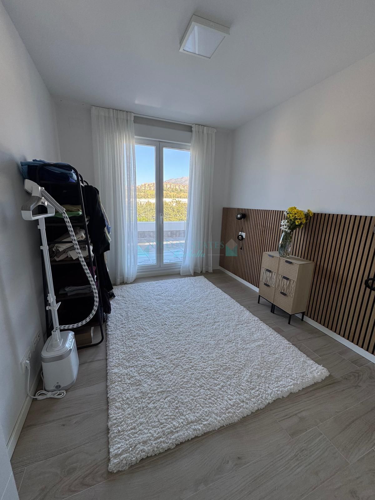 Ático en alquiler en Nueva Andalucia