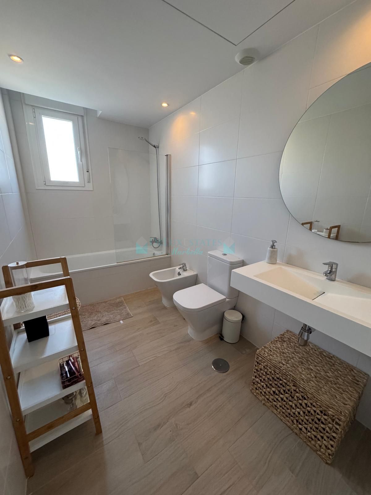 Ático en alquiler en Nueva Andalucia