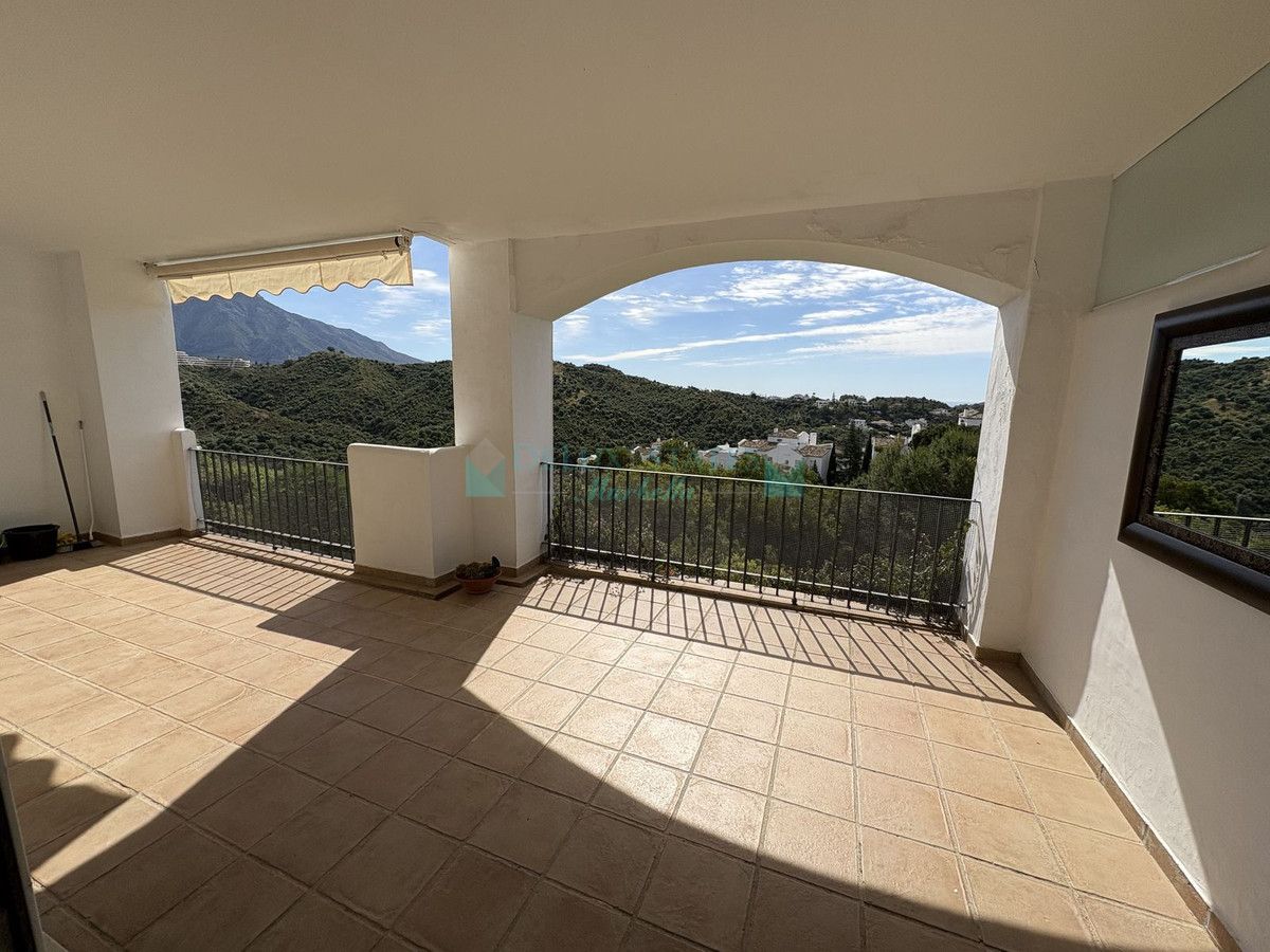 Apartment for sale in La Quinta, Benahavis