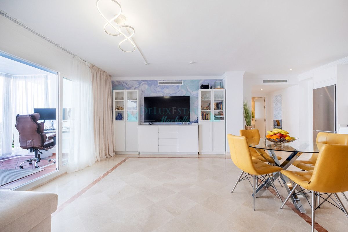 Ground Floor Apartment for sale in Benahavis