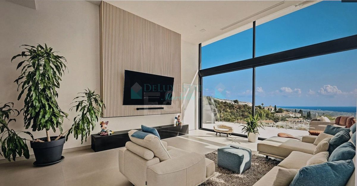 Villa for sale in Los Altos de los Monteros, Marbella East