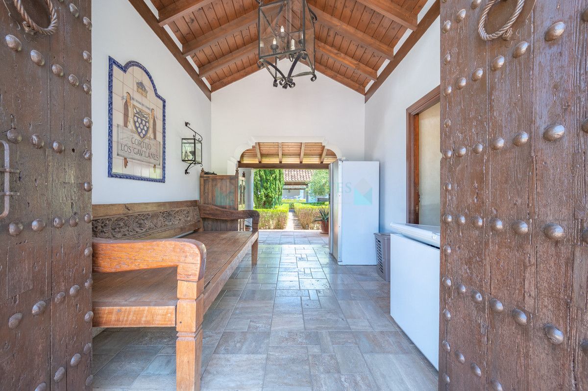 Villa for sale in Estepona