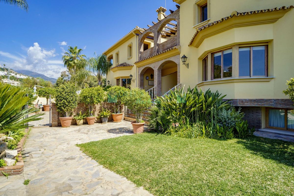 Villa for sale in La Quinta, Benahavis