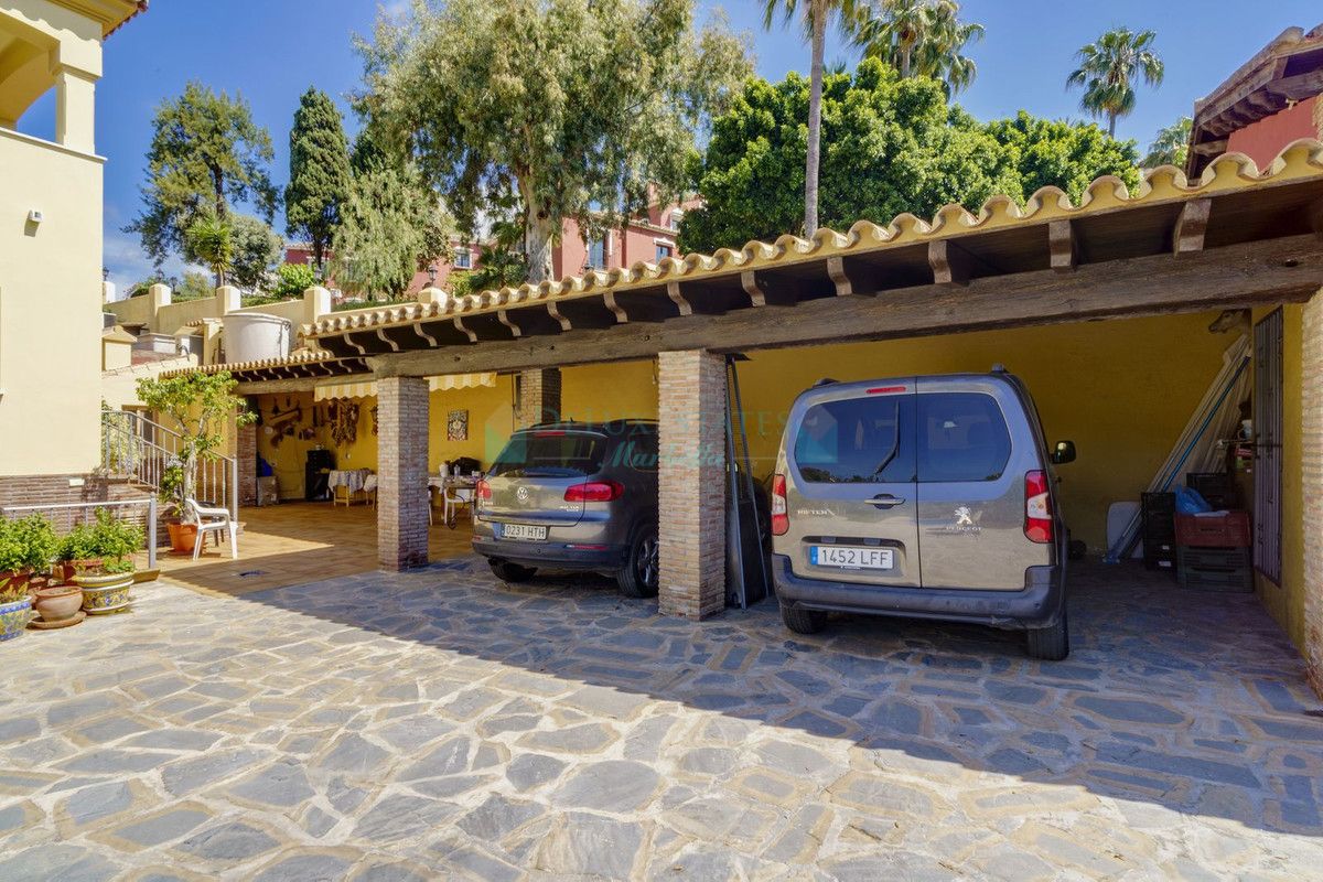 Villa for sale in La Quinta, Benahavis