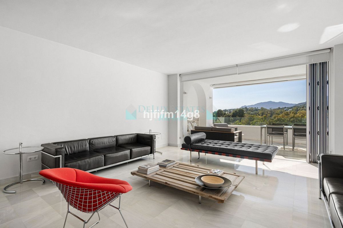 Apartment for sale in Benahavis