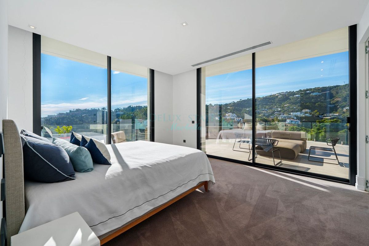 Villa for sale in Benahavis