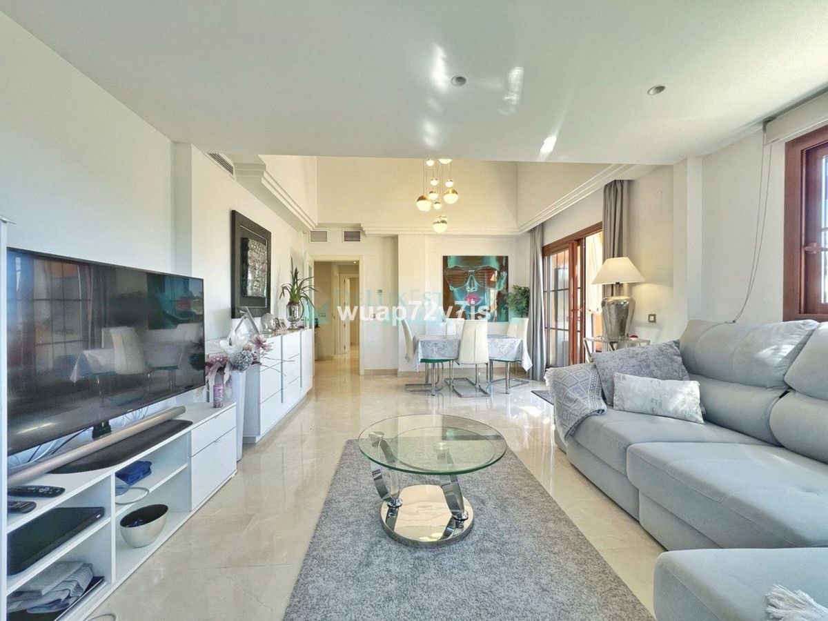 Penthouse for sale in Benahavis