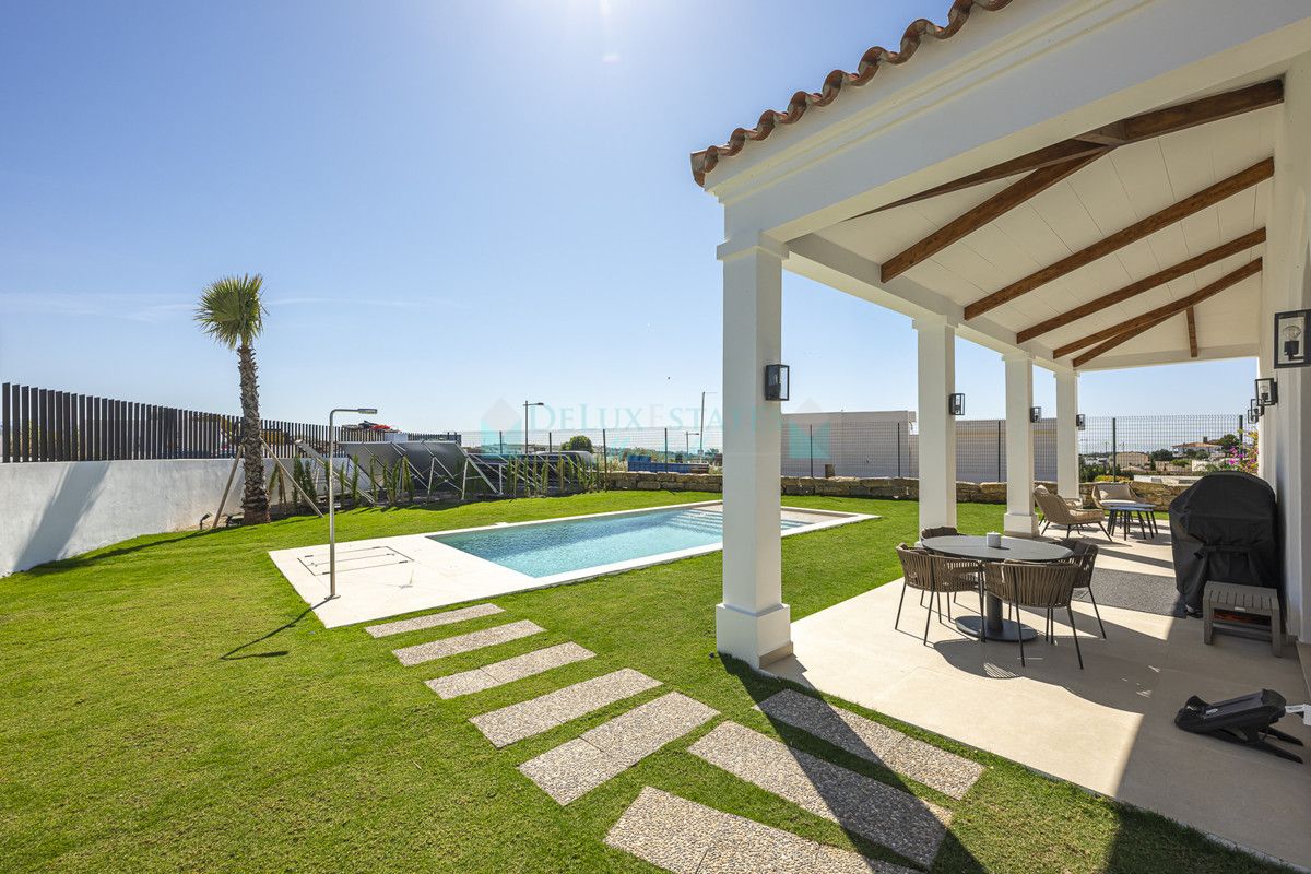 Villa for sale in Estepona