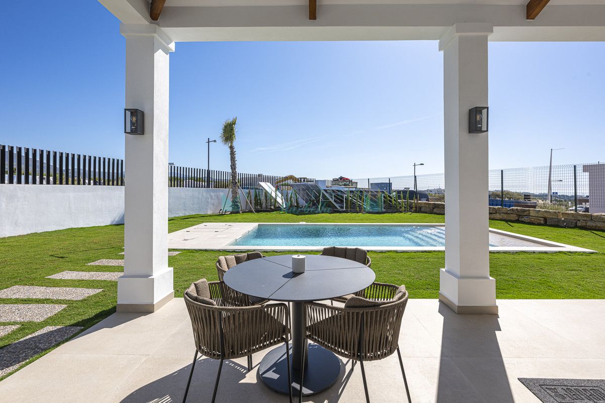 Villa for sale in Estepona