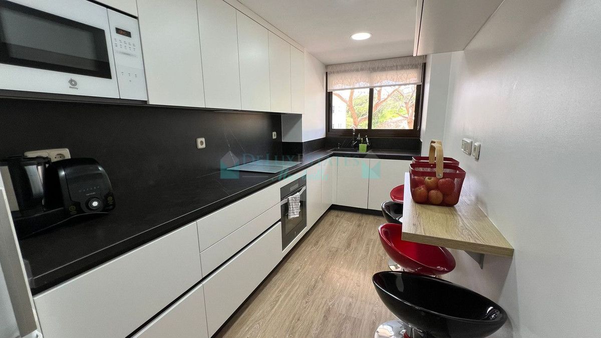 Apartment for sale in Estepona