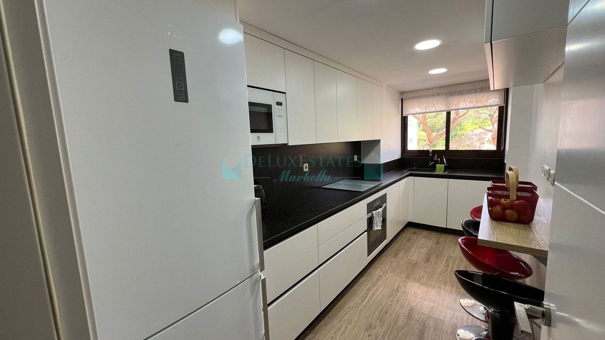 Apartment for sale in Estepona