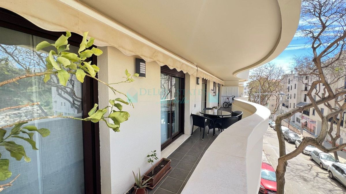 Apartment for sale in Estepona