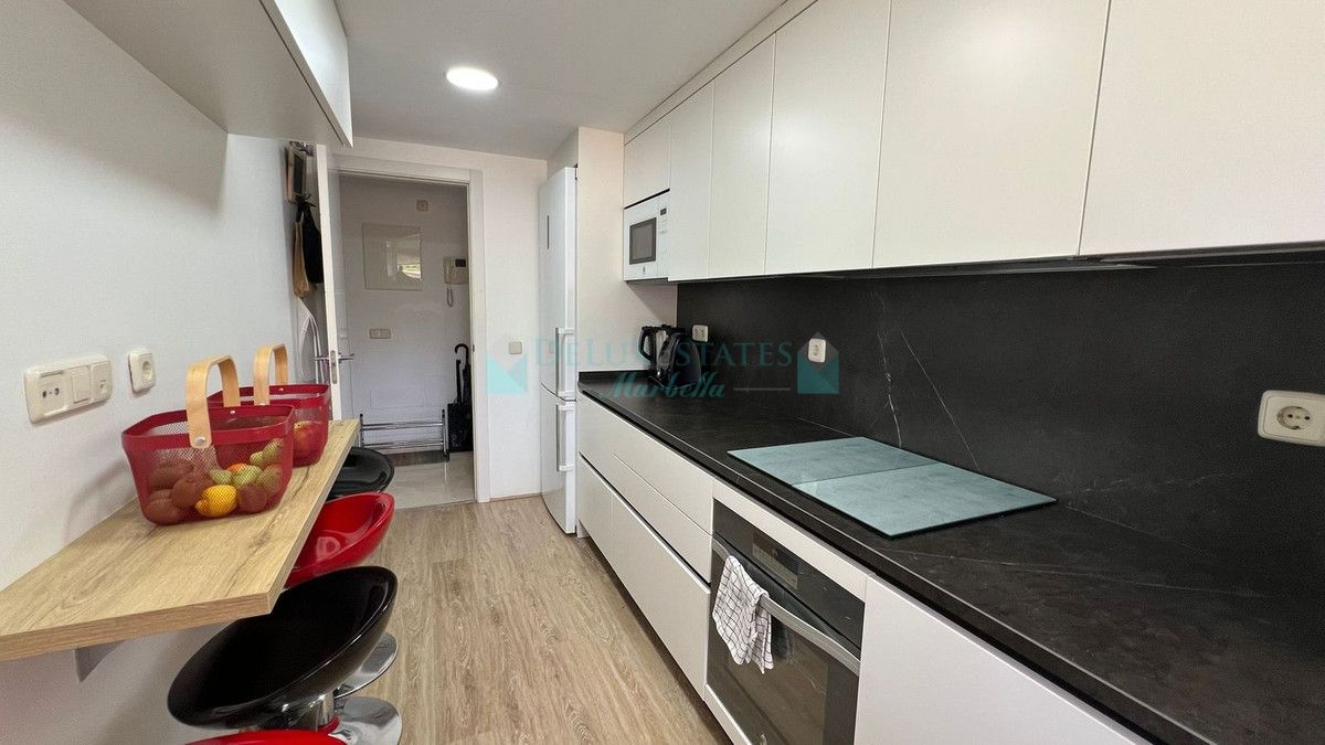 Apartment for sale in Estepona