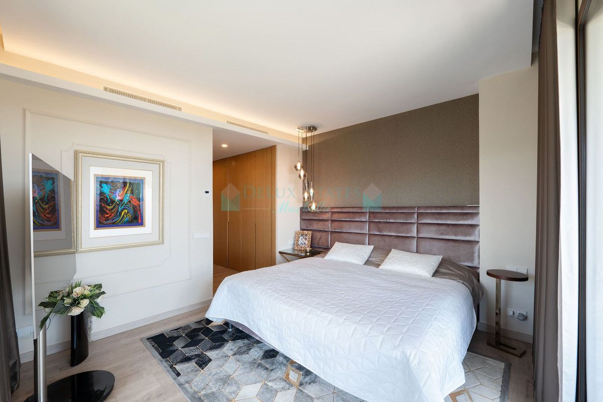 Penthouse for sale in La Quinta, Benahavis