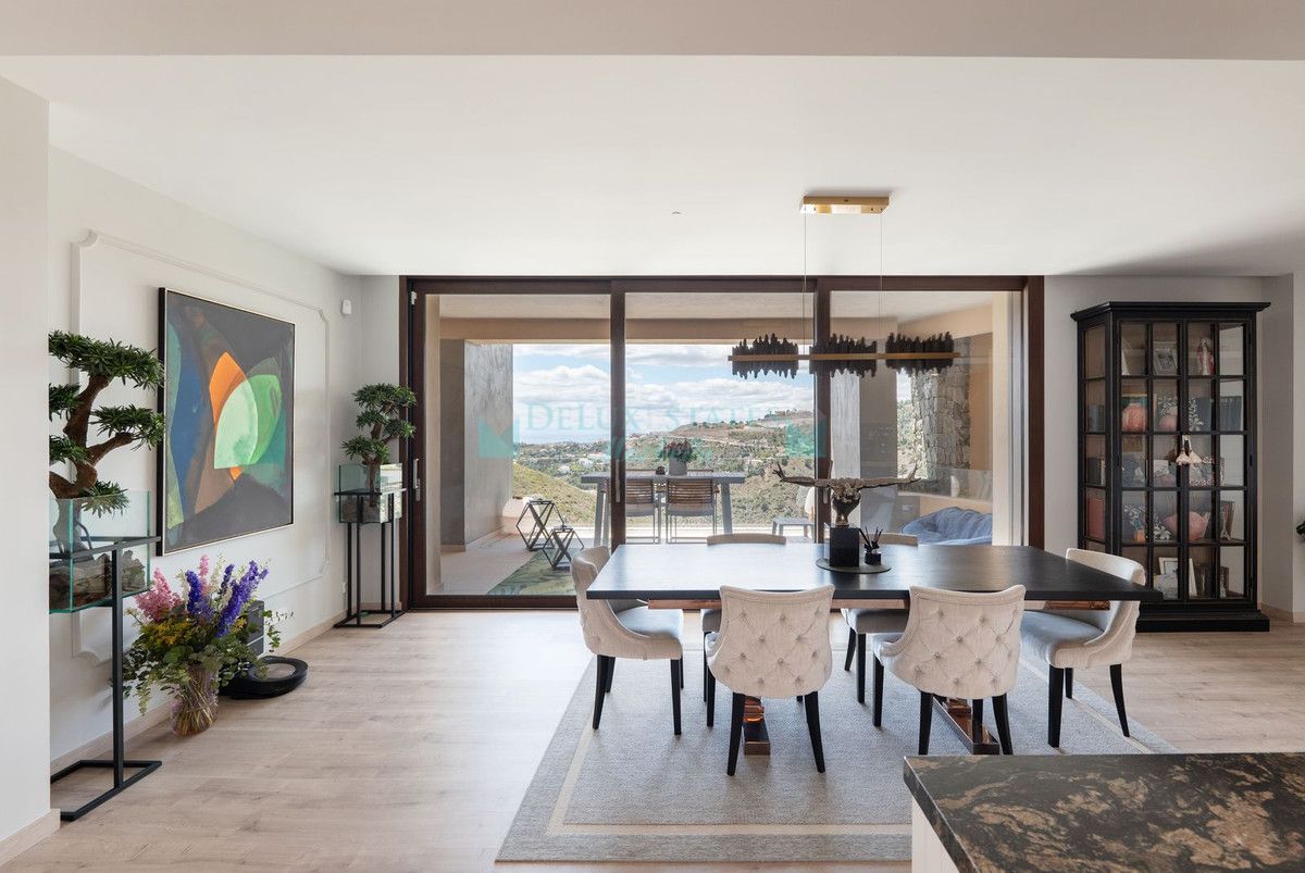 Penthouse for sale in La Quinta, Benahavis