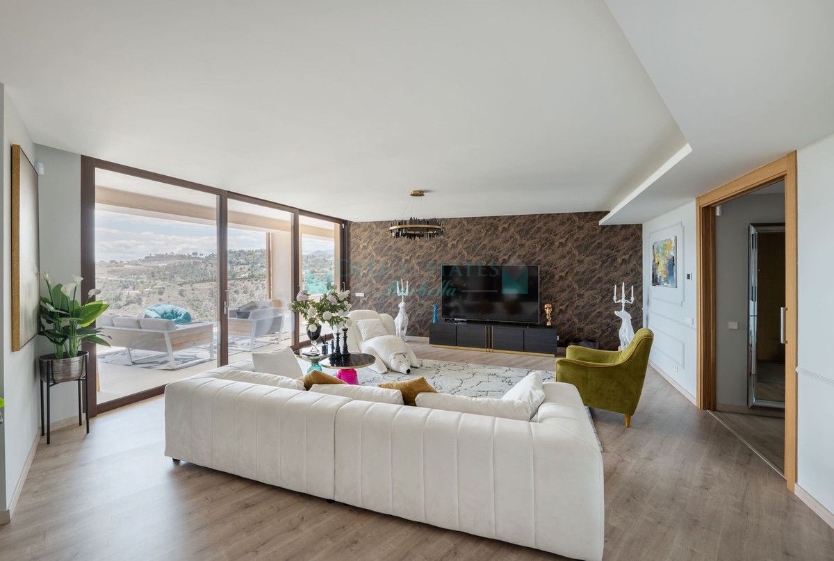 Penthouse for sale in La Quinta, Benahavis