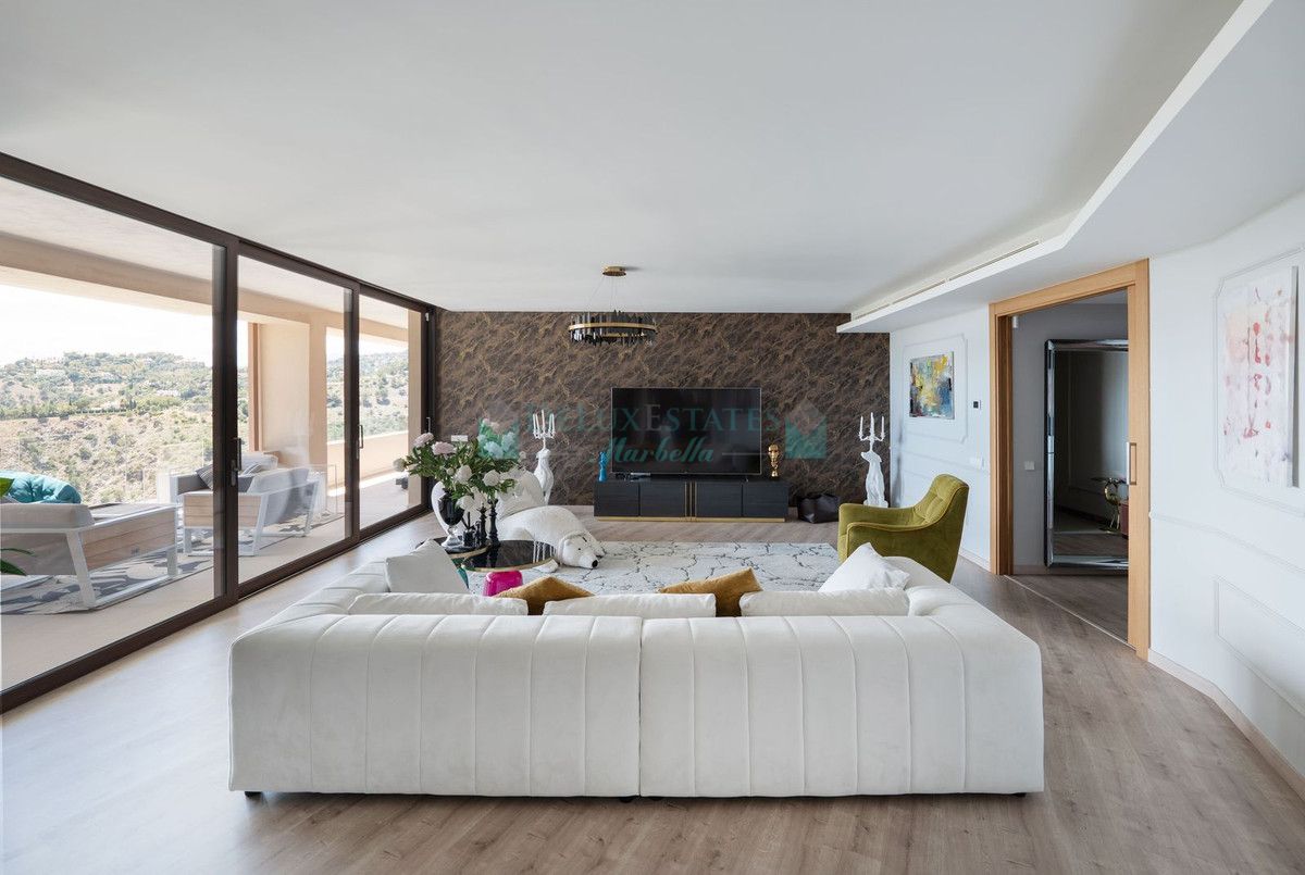 Penthouse for sale in La Quinta, Benahavis