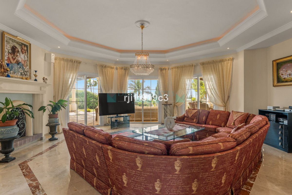 Villa for sale in Elviria, Marbella East