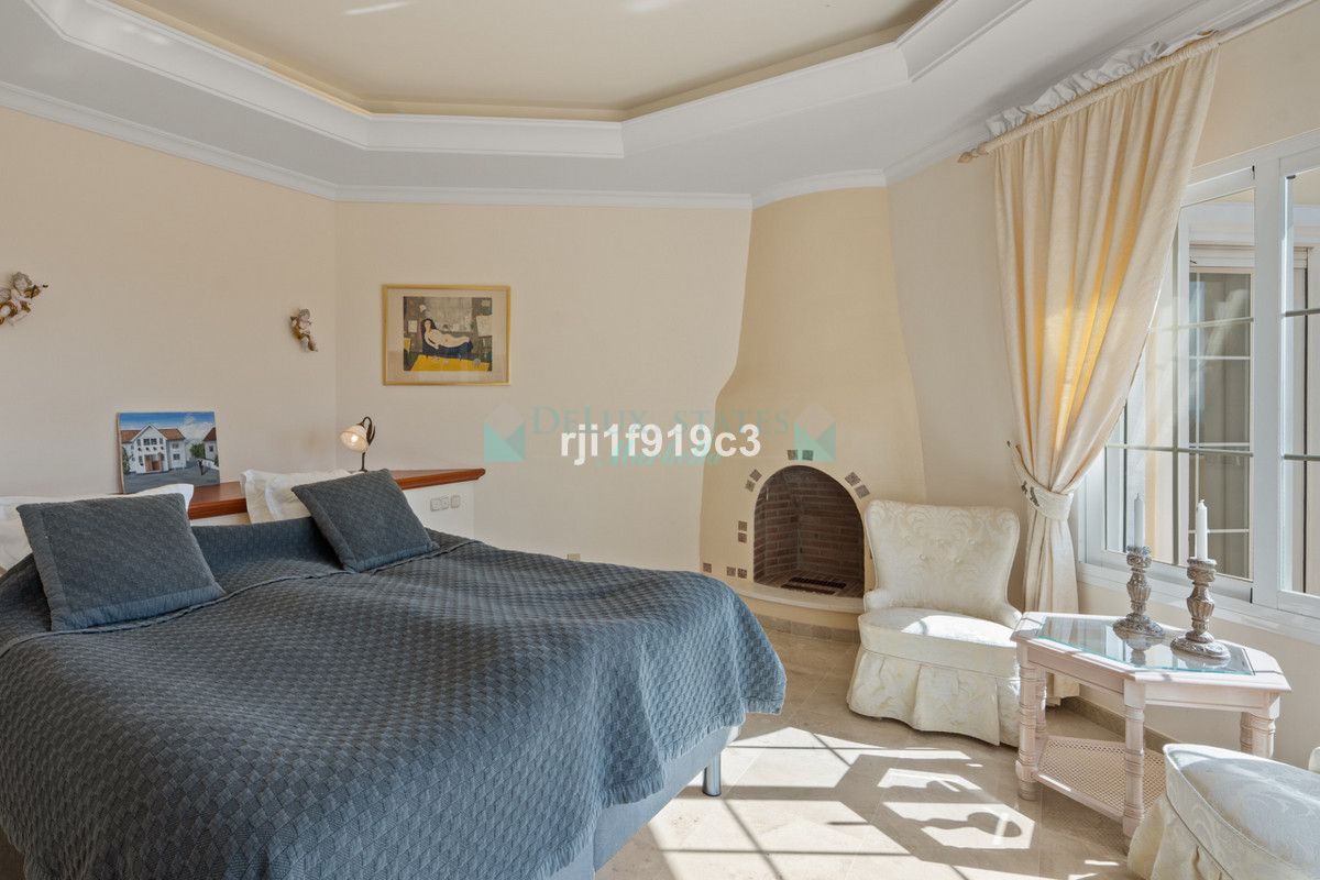 Villa for sale in Elviria, Marbella East