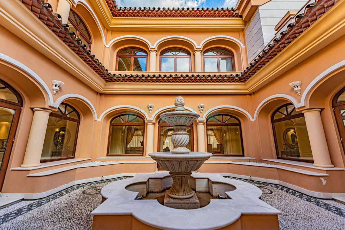 Villa for sale in Guadalmina Baja, San Pedro de Alcantara