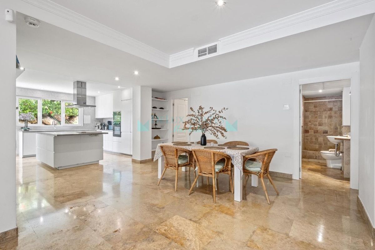 Ground Floor Apartment for sale in Marbella Golden Mile