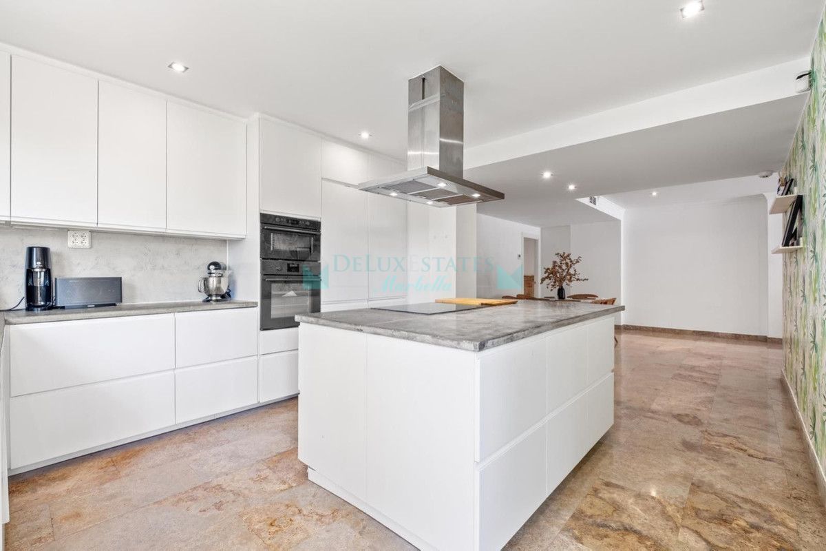 Ground Floor Apartment for sale in Marbella Golden Mile