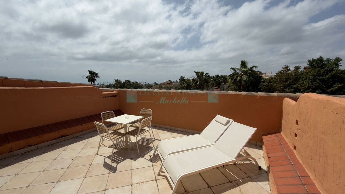 Apartment for sale in Benahavis