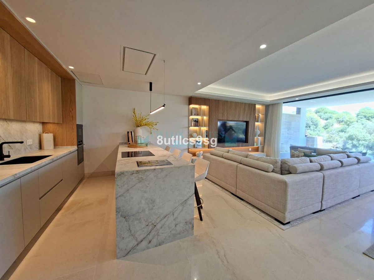 Apartment for sale in Aloha, Nueva Andalucia