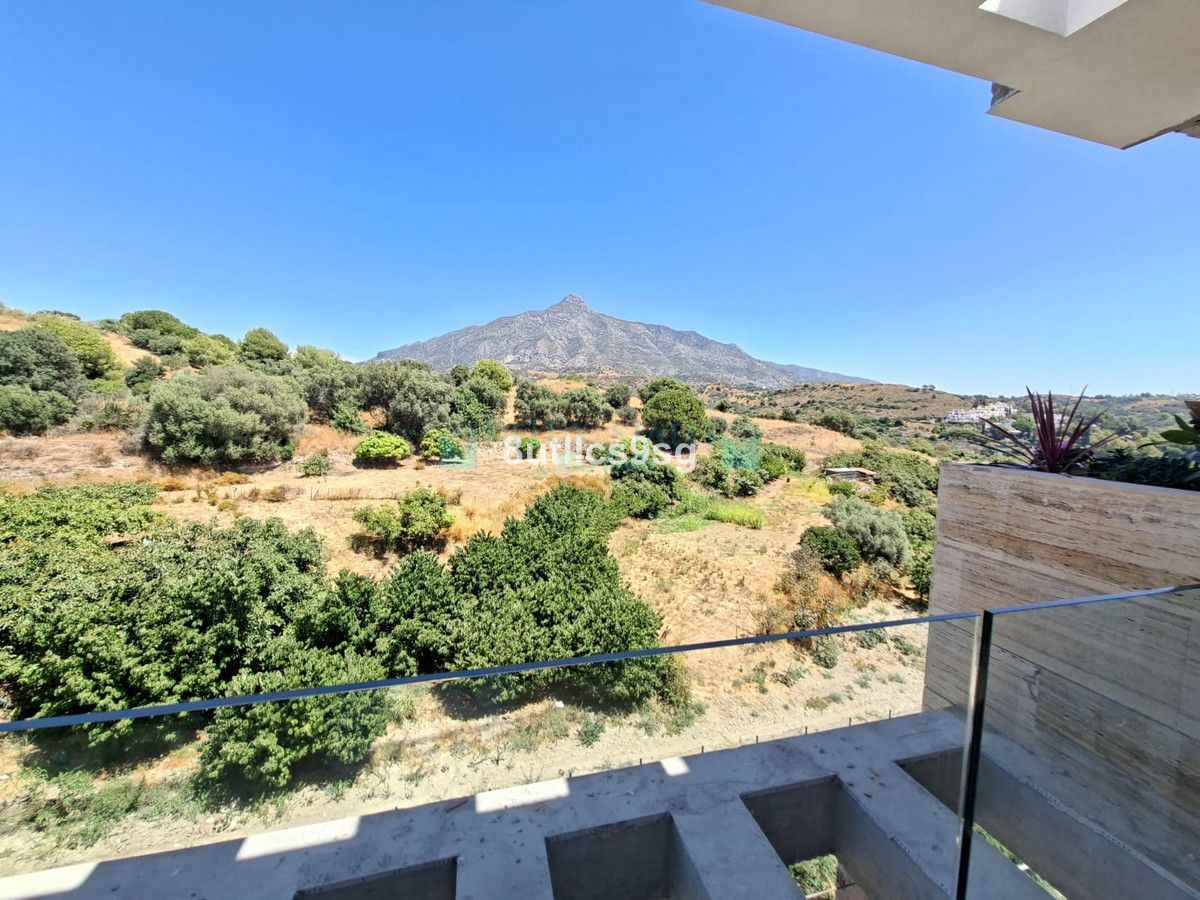 Apartment for sale in Aloha, Nueva Andalucia