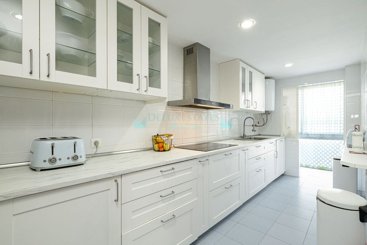 Ground Floor Apartment for sale in Nueva Andalucia