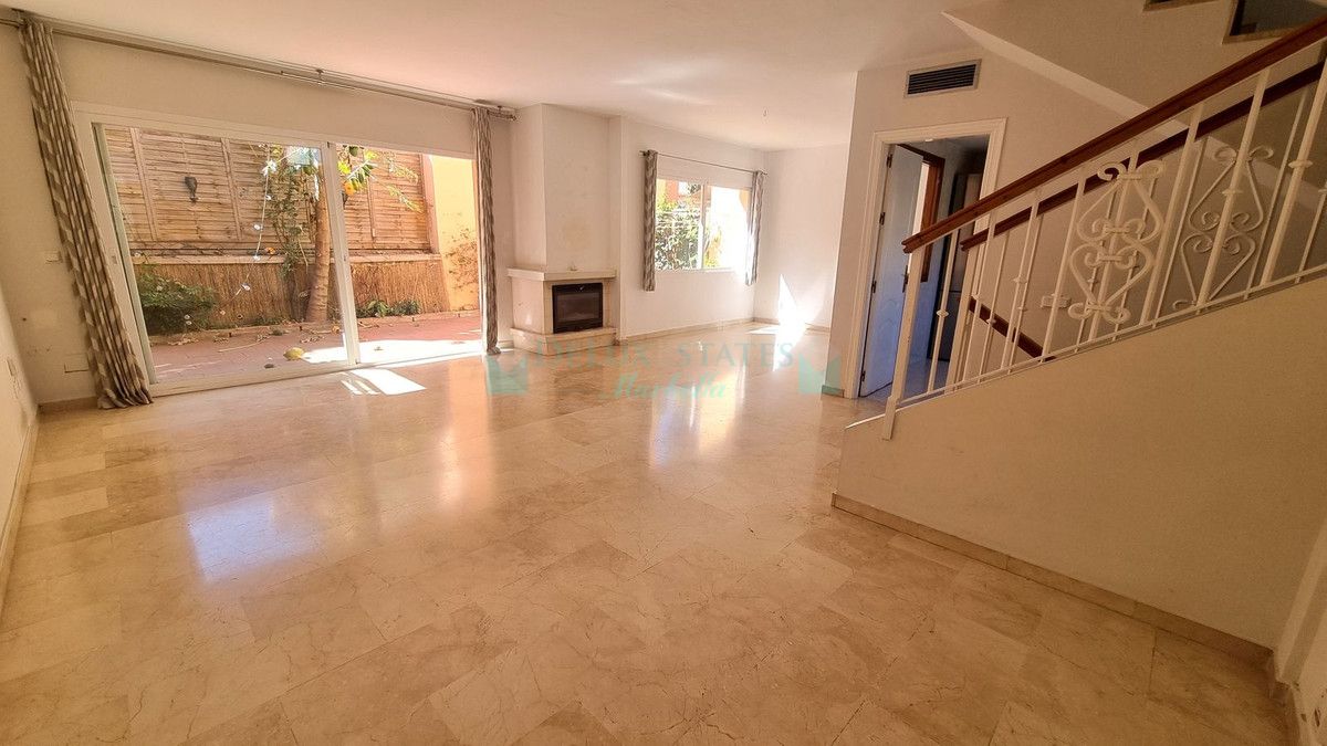 Adosado en venta en Nueva Andalucia