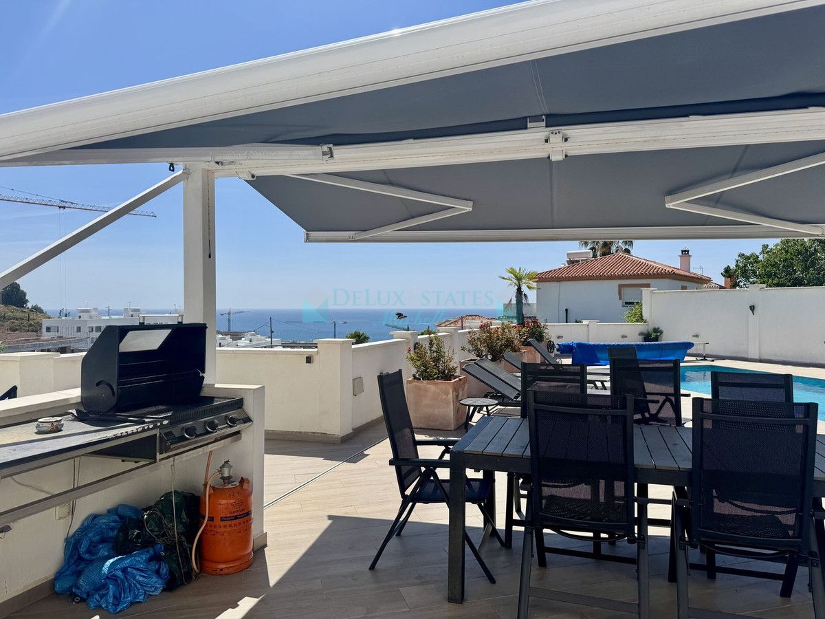 Villa for sale in Estepona