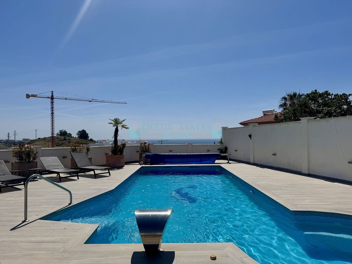 Villa for sale in Estepona