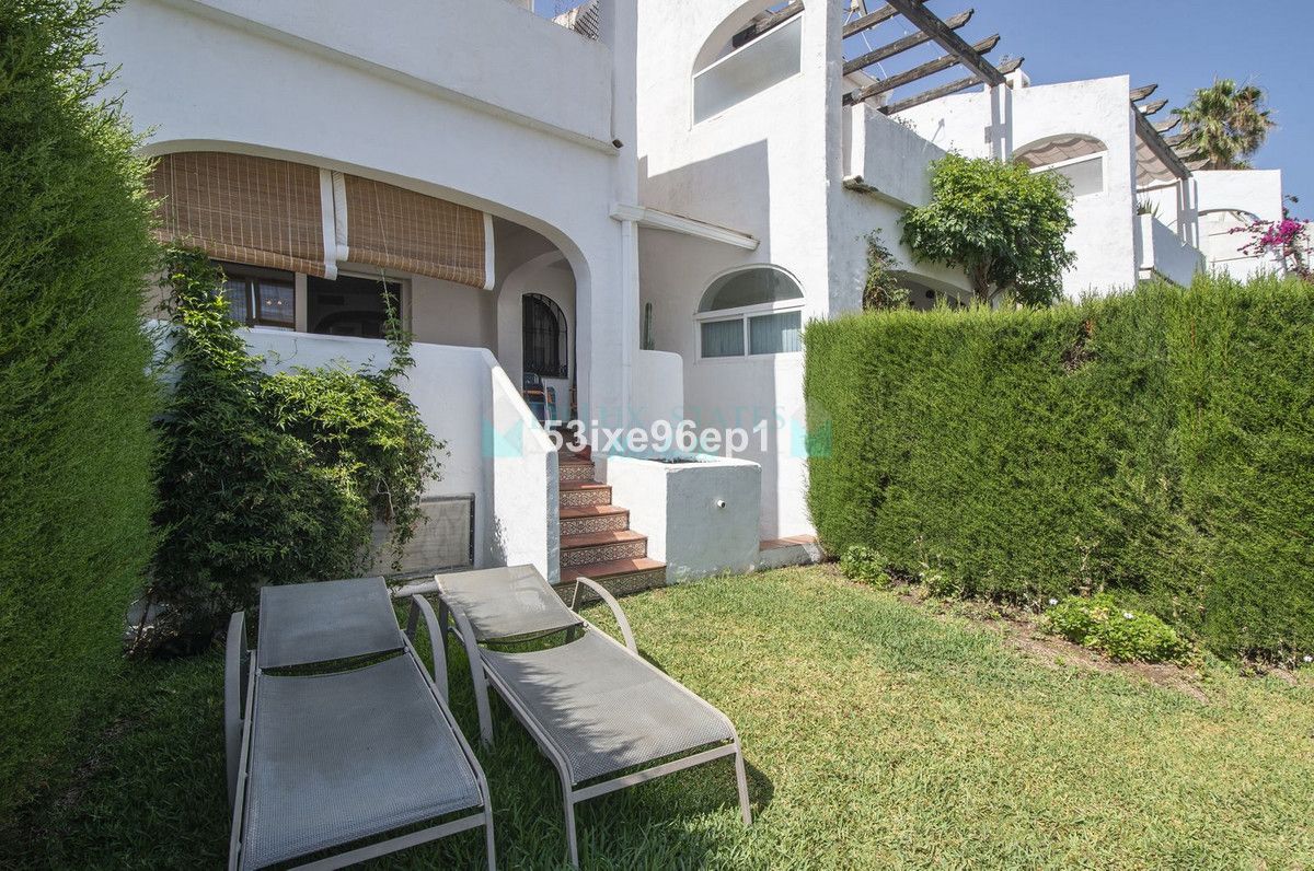 Town House for sale in Estepona