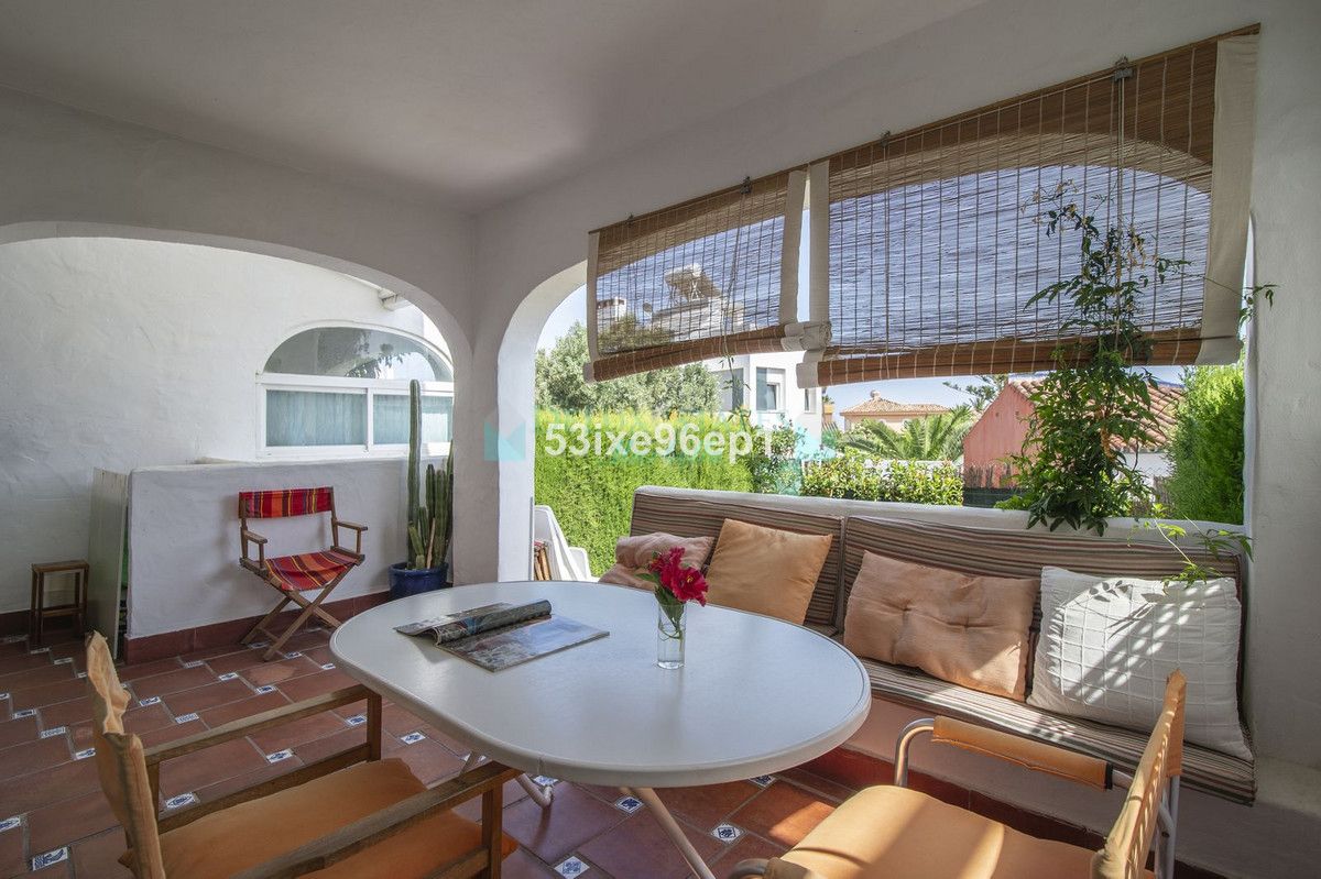 Town House for sale in Estepona