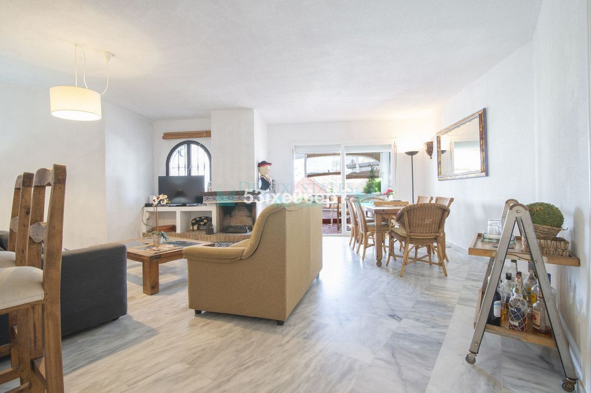 Town House for sale in Estepona