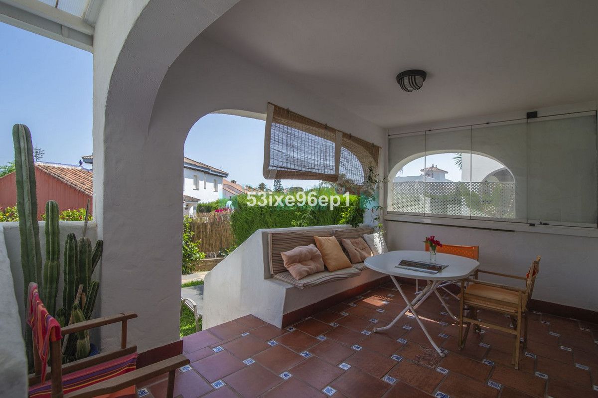 Town House for sale in Estepona