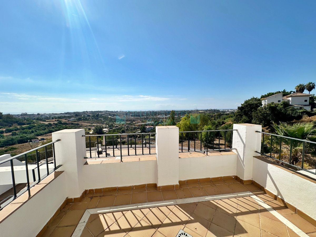 Town House for sale in Benahavis