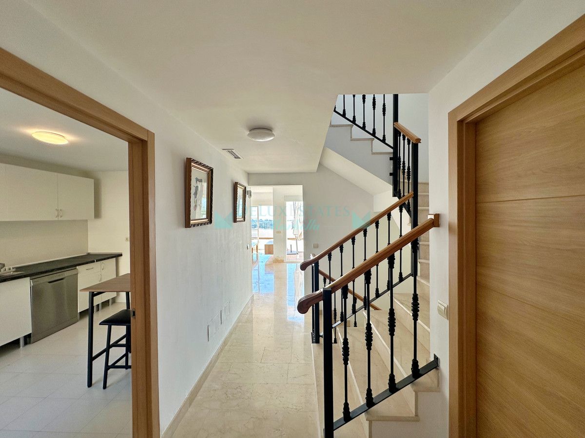 Town House for sale in Benahavis