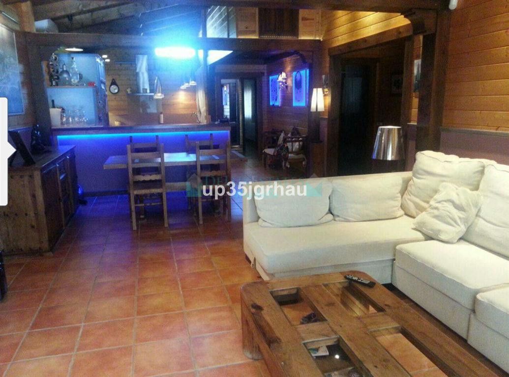 Ground Floor Apartment for sale in Estepona