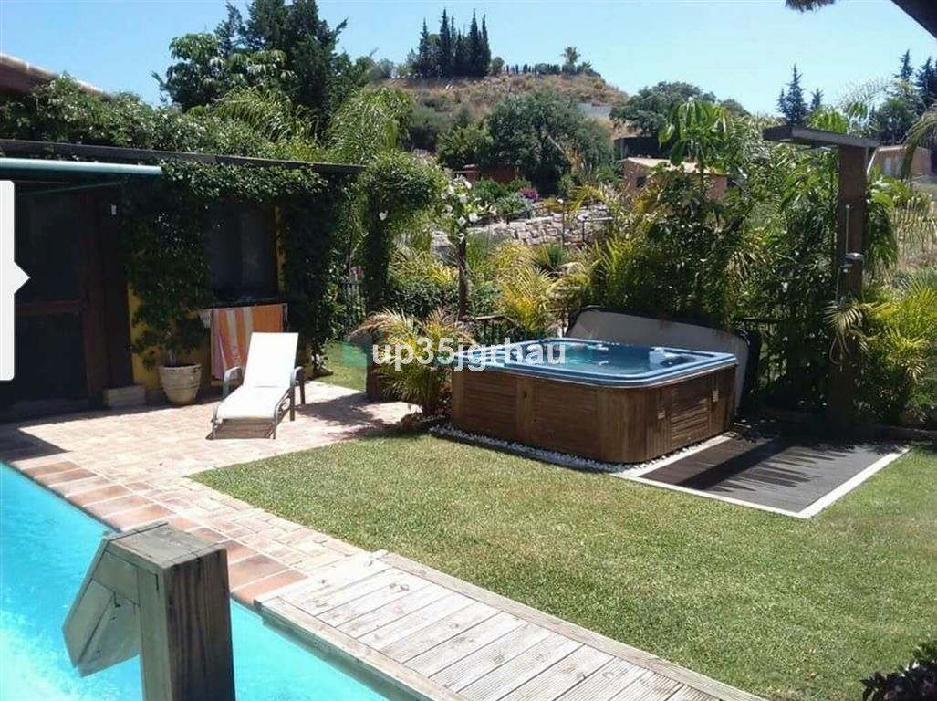 Ground Floor Apartment for sale in Estepona