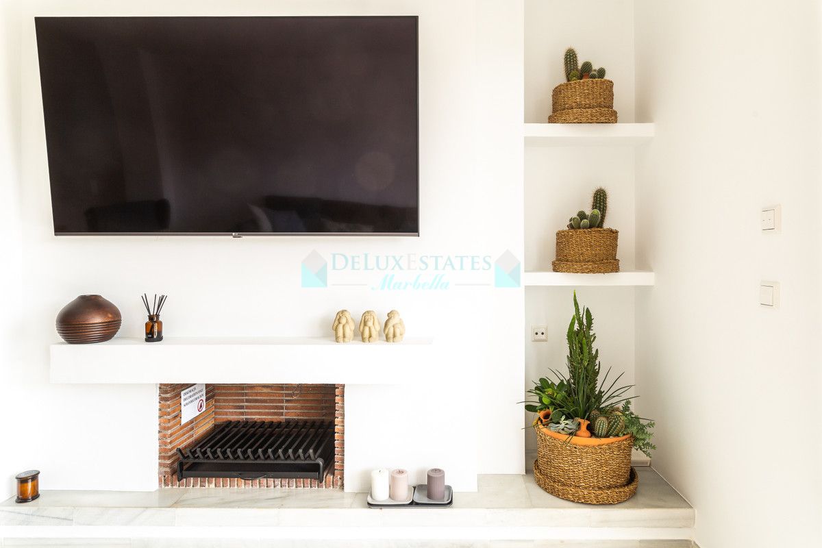 Apartment for rent in Cabopino, Marbella East