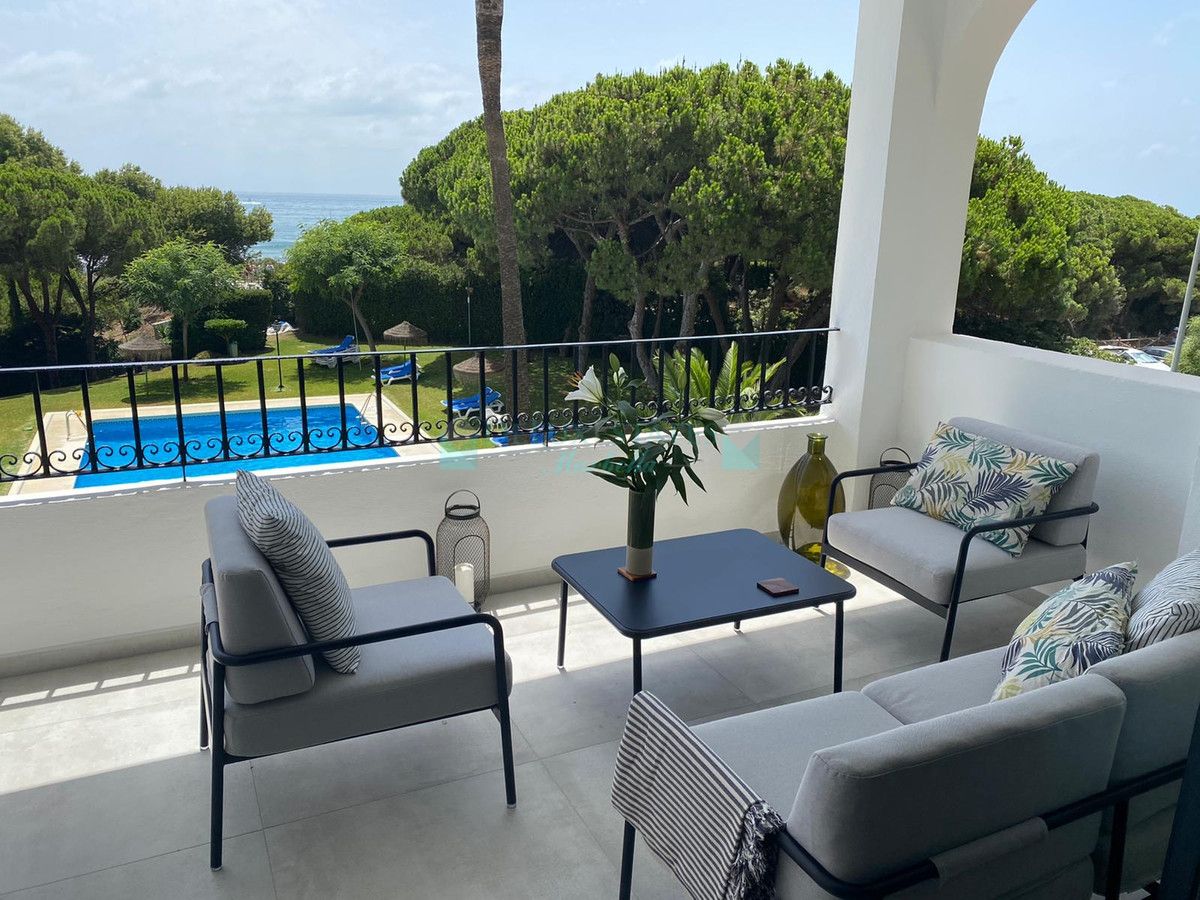 Apartment for rent in Cabopino, Marbella East