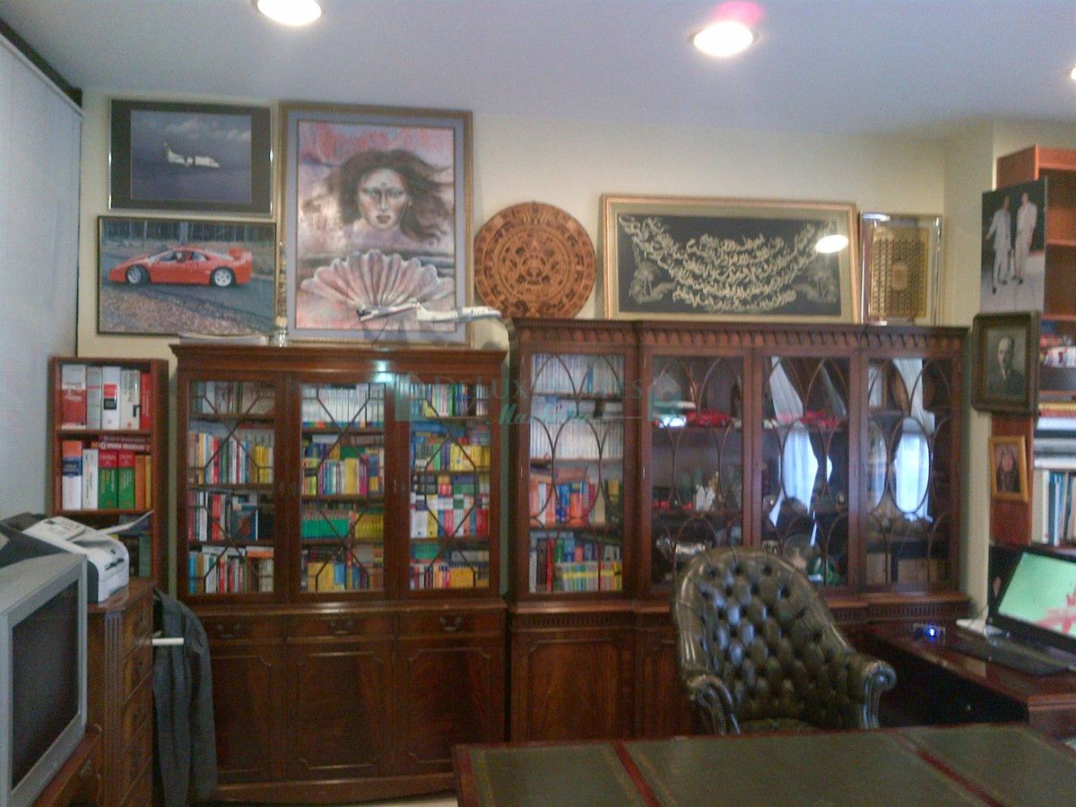 Office for sale in Marbella - Puerto Banus