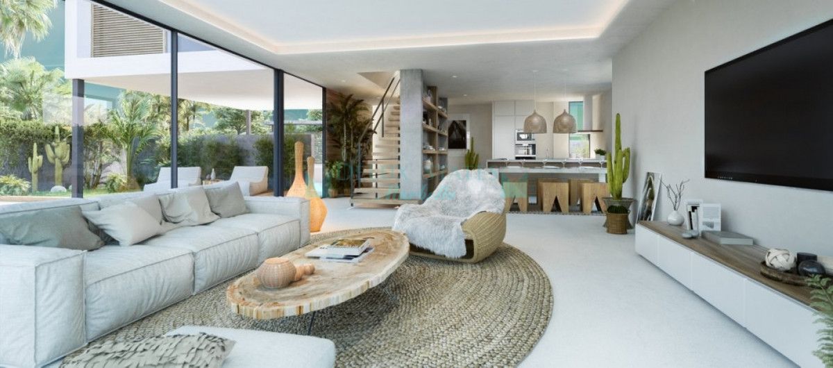 Villa en venta en El Paraiso, Estepona
