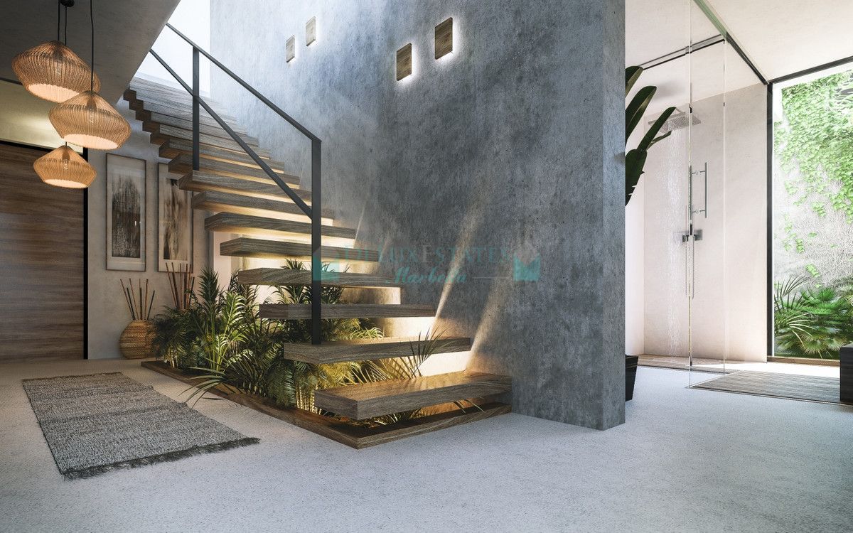 Villa en venta en El Paraiso, Estepona