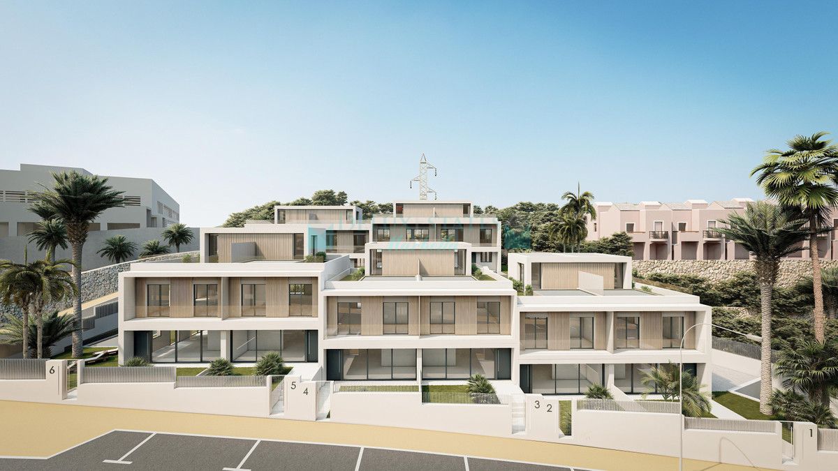 Semi Detached Villa for sale in Estepona