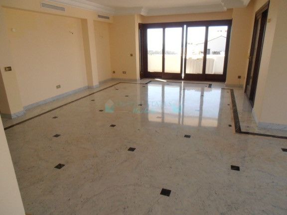 Apartment for rent in Sierra Blanca, Marbella Golden Mile