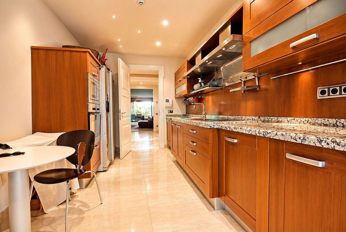Apartamento en venta en Los Monteros, Marbella Este