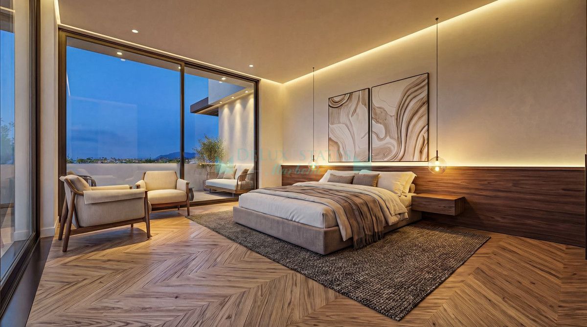 Villa for sale in New Golden Mile, Estepona